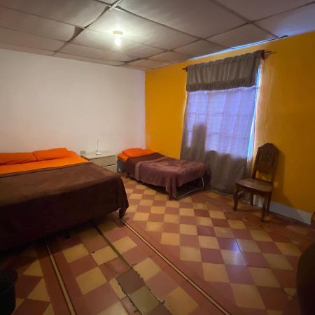 4 Grados Hostel Ciudad Guatemala Eksteriør billede