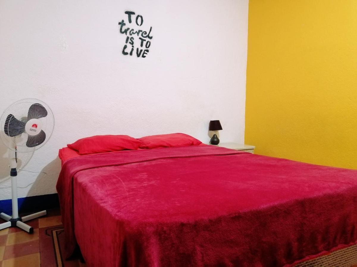 4 Grados Hostel Ciudad Guatemala Eksteriør billede